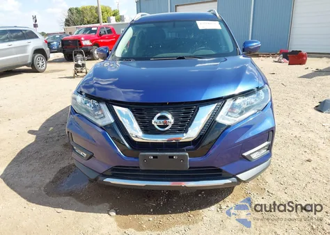 2017 Nissan Rogue Sv z USA, uszkodzony, nr VIN 5N1AT2MT4HC770705